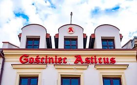 Gosciniec Asticus